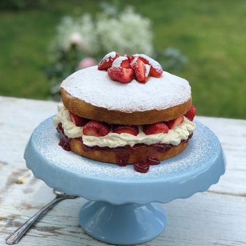 Strawberry Jam Sponge Cake